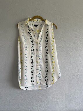 Floral V-Neck Sleeveless Buttonup Shell Blouse Business Casual Garden Party Top